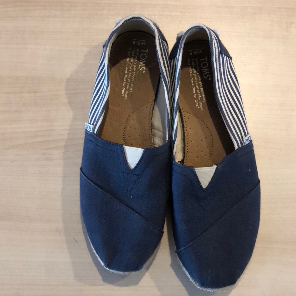Toms